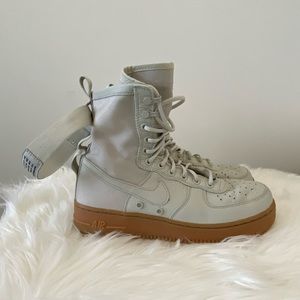 Nike SF Air Force 1 High “Light Bone”